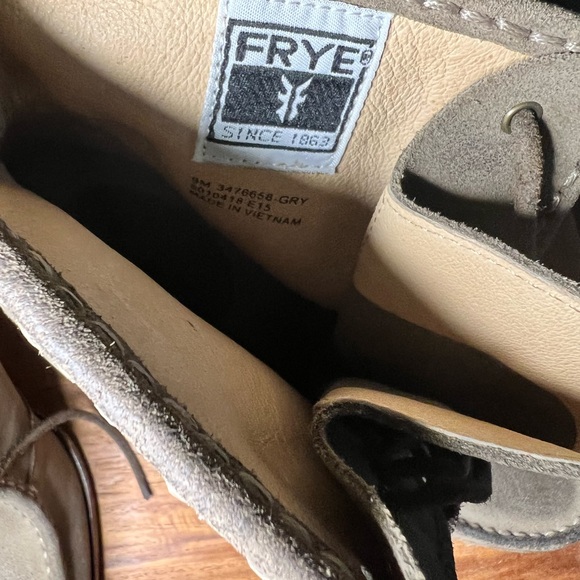 FRYE Tan Leather Suede Fringe Bohemian Heeled Lace up Parker Boot SIZE 9 - Picture 4 of 5